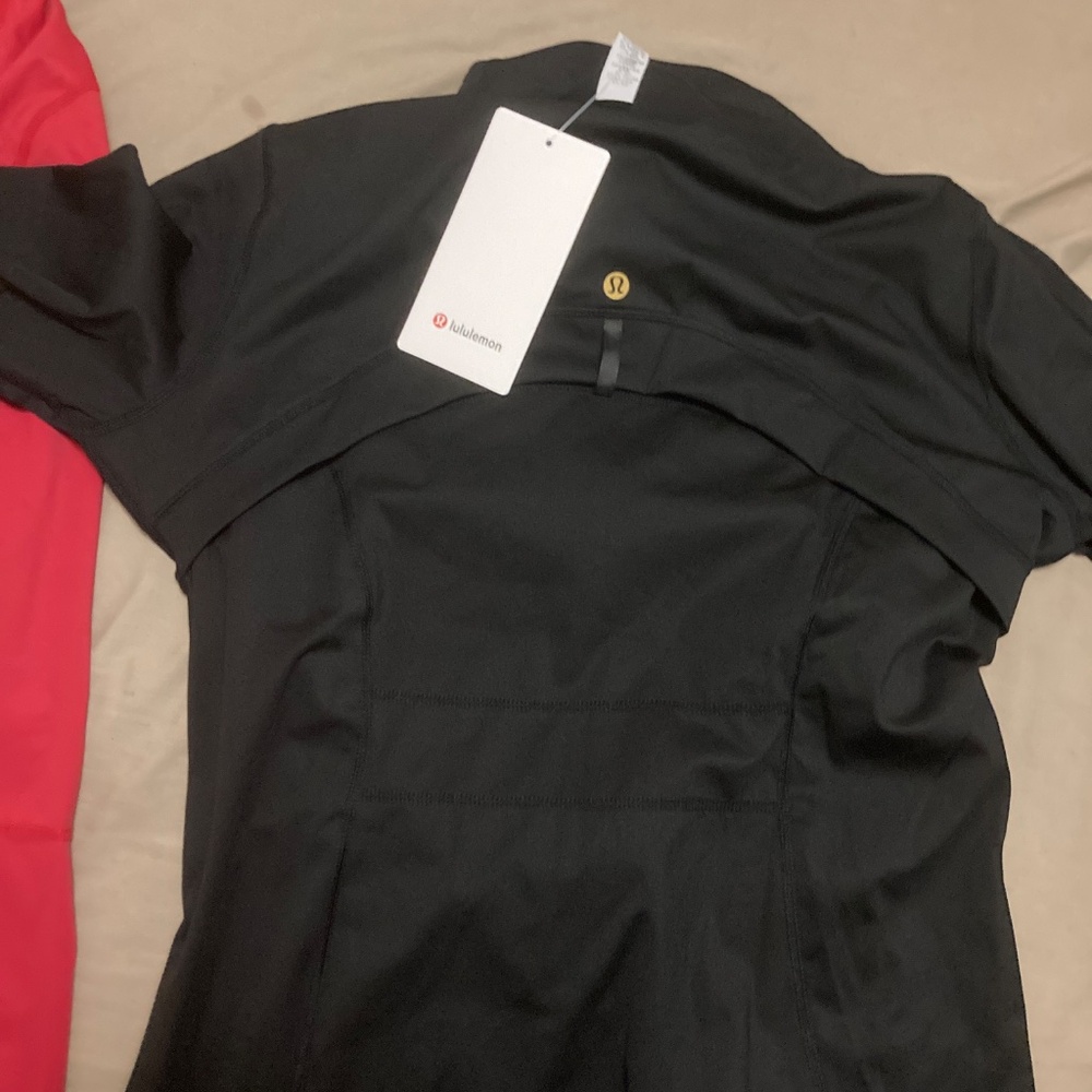 Lululemon - Picture 4 of 7